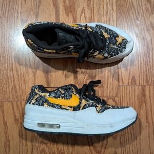 NIKE WOMENS AIR MAX 1 TROPICAL FLORAL  633737-100 WHITE UNIVERSITY GOLD Women 7